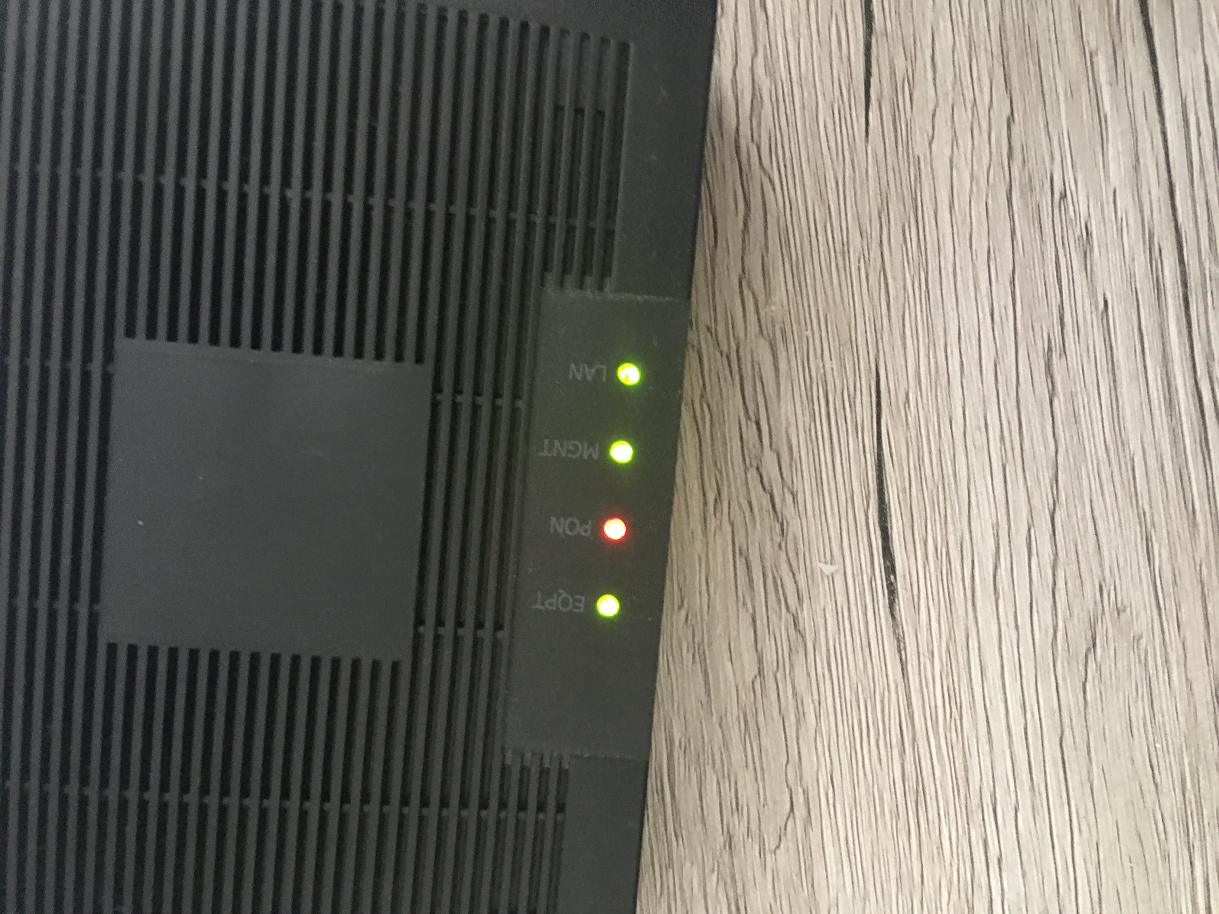 Box Sfr Nb6 Voyant Vert Et Rouge