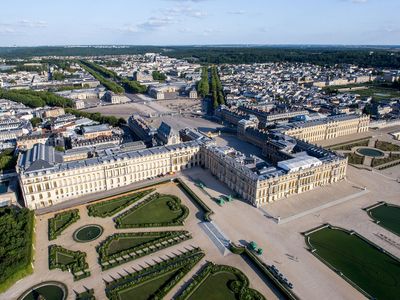 Vue_aérienne_du_domaine_de_Versailles_par_ToucanWings_-_Creative_Commons_By_Sa_3.0_-_083.jpg