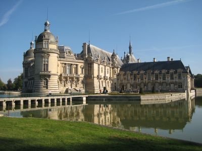 Chateau_de_Chantilly_01.jpg