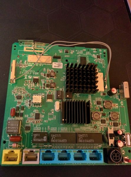 RED Box  : Antenne Wifi de la carte mêre d'un NB6v.